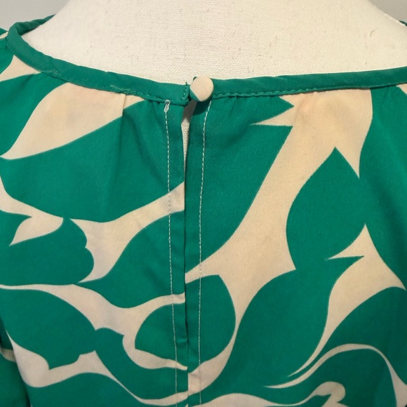 Umgee Green Leaf Print Ruffle Sleeve Blouse Medium - Picture 4 of 11